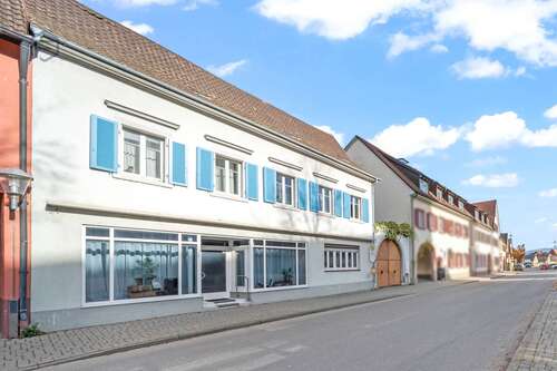 Foto - Haus zum Kaufen in Eichstetten am Kaiserstuhl 890.000,00 € 450 m²