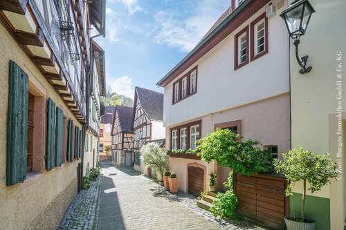 Foto - Haus zum Kaufen in Weinheim 898.000,00 € 181 m²