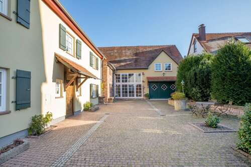 Foto - Haus zum Kaufen in Dietzenbach 980.000,00 € 404.62 m²