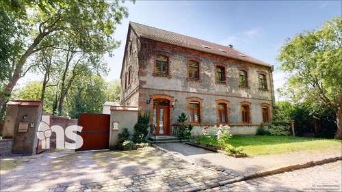 Foto - Haus zum Kaufen in Schafstädt 200.000,00 € 300 m²