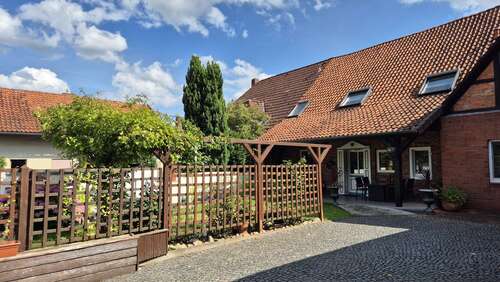 Foto - Haus zum Kaufen in Uetze 339.000,00 € 147.8 m²