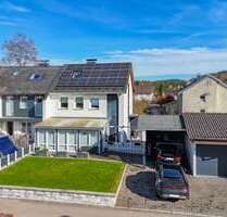 Haus zum Kaufen in Titisee-Neustadt 650.000,00 € 245 m²