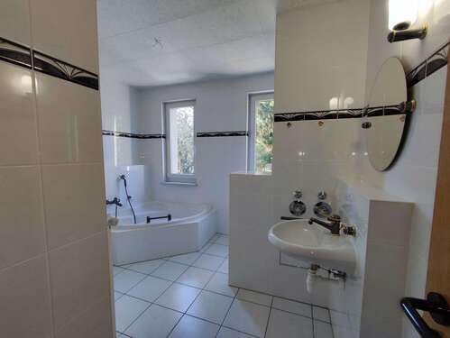 Foto - Wohnung zum Kaufen in Sehmatal 51.000,00 € 64.75 m²