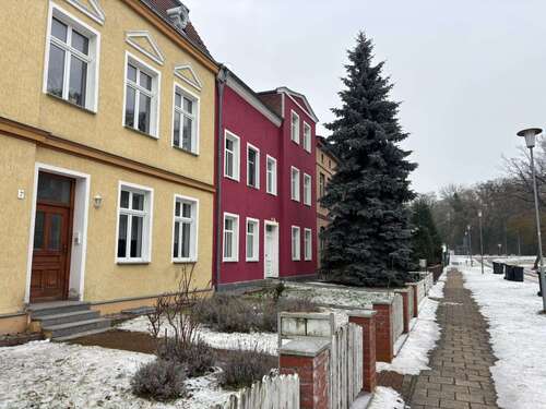 Foto - Haus zum Kaufen in Friedland 229.000,00 € 234 m²