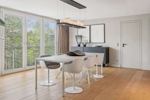 Foto - Wohnung zum Kaufen in Düsseldorf-Oberkassel 1.980.000,00 € 238 m²