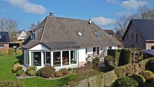 Foto - Haus zum Kaufen in Schwabstedt 448.000,00 € 250 m²