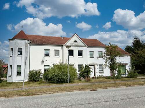 Foto - Haus zum Kaufen in Karstädt 199.000,00 € 350 m²
