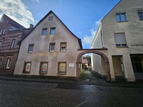 Foto - Haus zum Kaufen in Albersweiler 149.000,00 € 161 m²