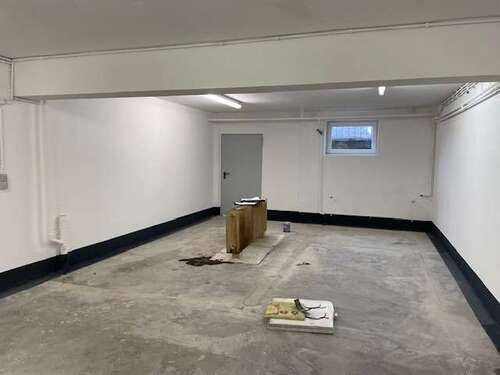 Foto - Halle in Lübeck 255,00 € 67 m² - 255,00&nbsp;EUR Kaltmiete, ca.&nbsp; 67,00&nbsp;m&sup2;