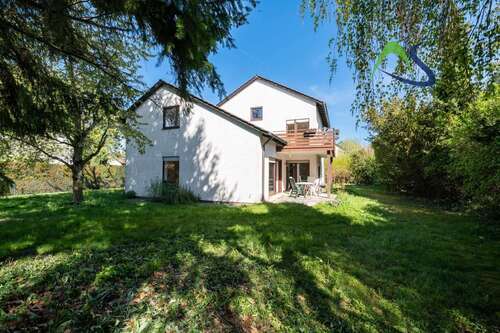 Foto - Haus zum Kaufen in Neutraubling 595.000,00 € 155.49 m²