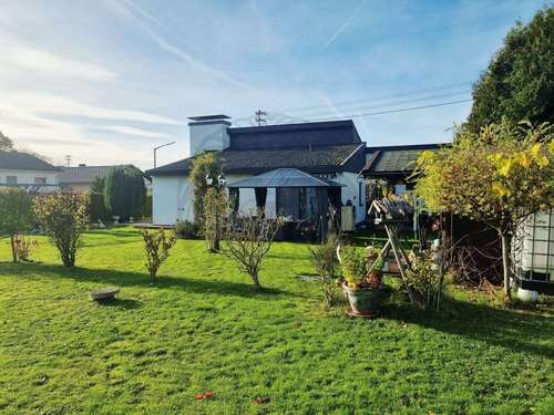 Foto - Haus zum Kaufen in Niederahr 359.000,00 € 175 m²