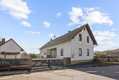 Foto - Haus zum Kaufen in Laubach 239.000,00 € 179 m²