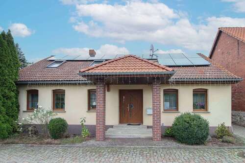 Foto - Haus zum Kaufen in Everingen 250.000,00 € 140.05 m²