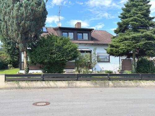 Foto - Haus zum Kaufen in Cham 358.000,00 € 206.3 m²