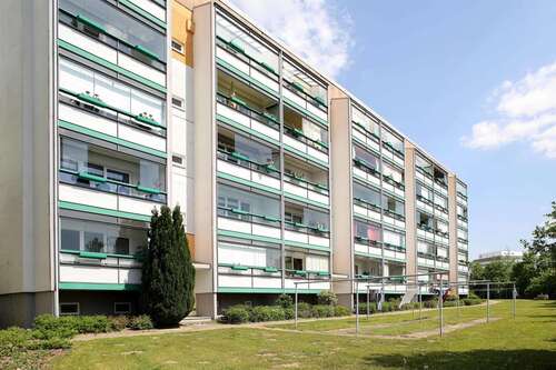 Foto - Wohnung zum Mieten in Neubrandenburg 435,00 € 76.11 m²