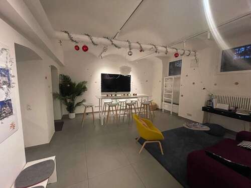 Foto - Büro in Köln 850,00 € 30 m² - 850,00&nbsp;EUR Kaltmiete, ca.&nbsp; 30,00&nbsp;m&sup2;