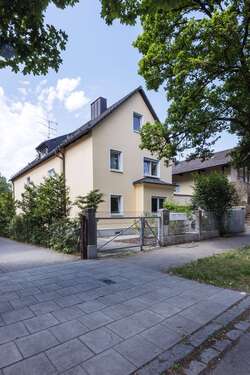 Foto - Haus zum Kaufen in München 1.750.000,00 € 259 m²