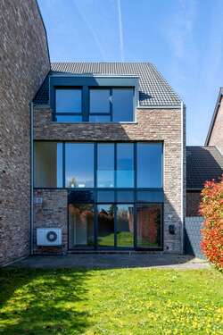 Foto - Haus zum Kaufen in Meerbusch 1.385.000,00 € 260 m²
