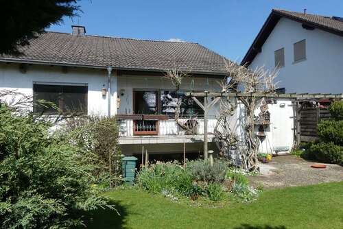 Foto - Haus zum Kaufen in Bruchköbel Oberissigheim 355.000,00 € 220 m²