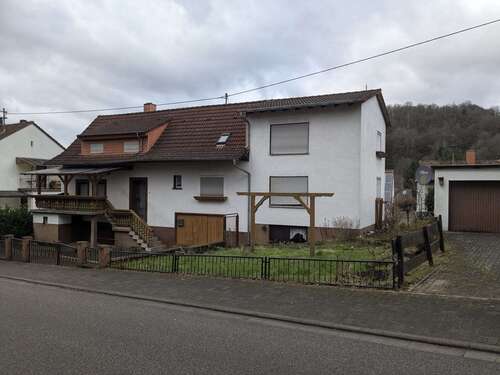 Foto - Haus zum Kaufen in Eppenbrunn 89.000,00 € 189 m²