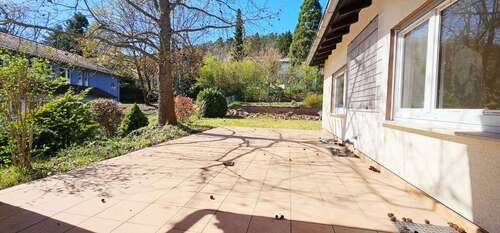 Foto - Haus zum Mieten in Weisenheim am Berg 2.450,00 € 180 m²