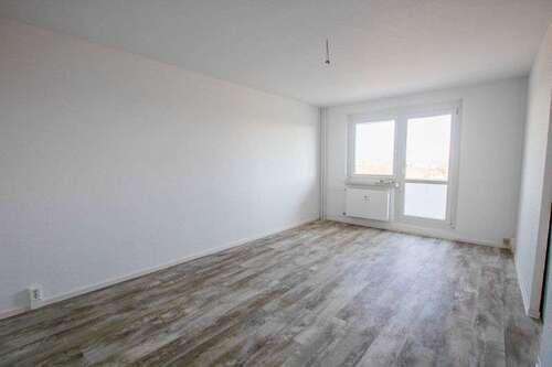 Foto - Wohnung zum Mieten in Halle (Saale) 310,00 € 68.63 m²