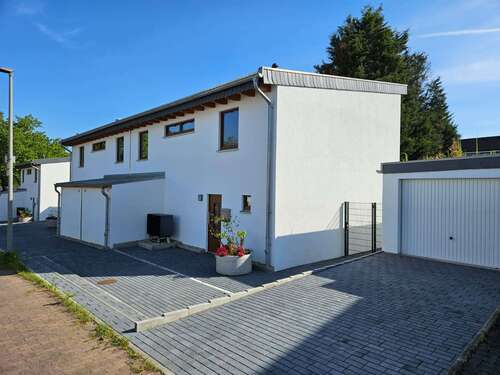Foto - Haus zum Mieten in Oberhausen 1.830,00 € 119.15 m²
