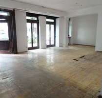 Einzelhandel in Berlin 2.990,00 € 135 m²