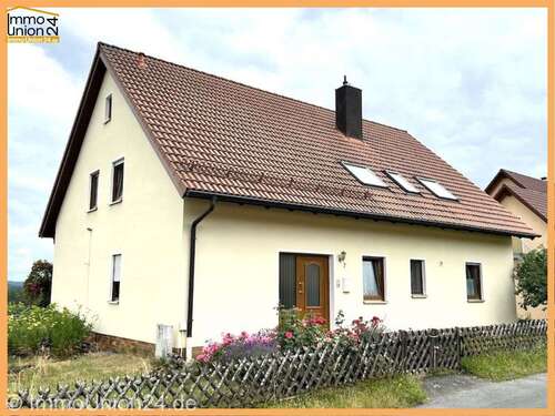 Foto - Haus zum Kaufen in Ahorntal 359.000,00 € 183 m²