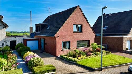 Foto - Haus zum Kaufen in Mönchengladbach 349.000,00 € 135 m²