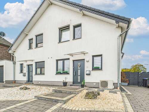 Foto - Haus zum Mieten in Heinsberg-Waldenrath 800,00 € 68 m²
