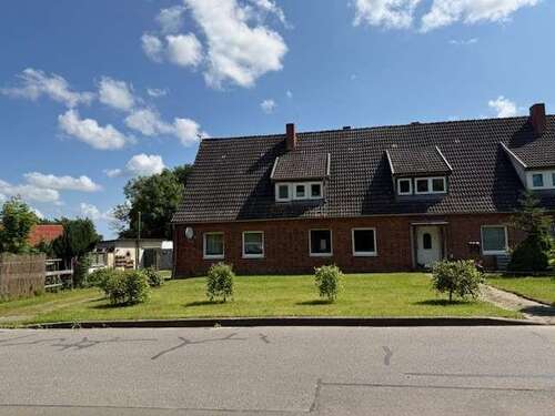 Foto - Haus zum Kaufen in Semlow 99.000,00 € 240 m²