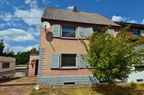 Foto - Haus zum Kaufen in Wadern Bardenbach 170.000,00 € 129.59 m²