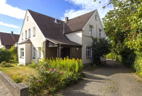Foto - Haus zum Kaufen in Lübbecke 179.000,00 € 221.39 m²