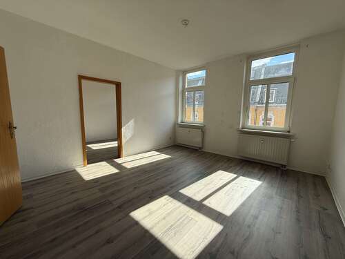 Foto - Wohnung zum Mieten in Plauen 270,00 € 47.98 m²