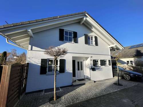 Foto - Haus zum Mieten in Riemerling 3.925,00 € 208 m²