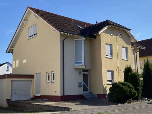 Foto - Haus zum Kaufen in Karlsdorf-Neuthard 599.000,00 € 166 m²