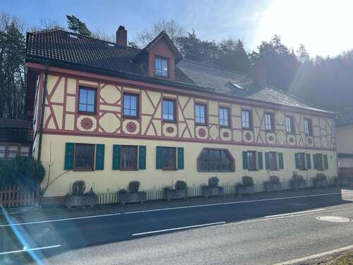 Foto - Haus zum Kaufen in Rödental 275.000,00 € 290 m²