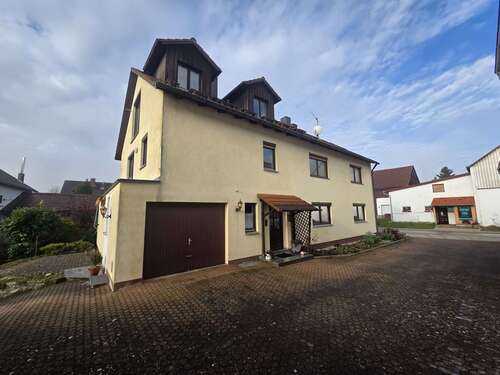 Foto - Haus zum Kaufen in Petersbuch 320.000,00 € 220 m²