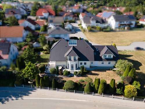 Foto - Haus zum Kaufen in Essenbach Mettenbach 799.000,00 € 197.2 m²