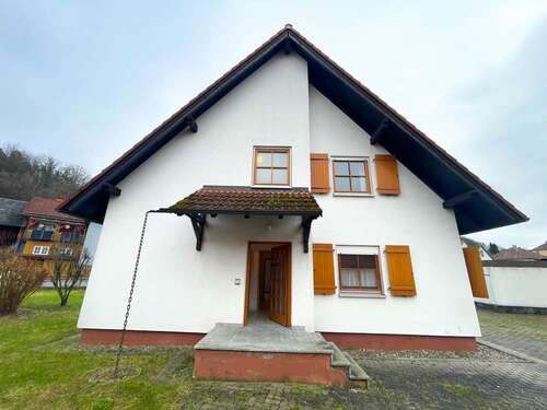 Foto - Haus zum Kaufen in Rödental Mittelberg 260.000,00 € 181 m²