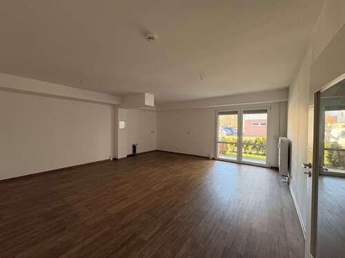 Foto - Wohnung zum Mieten in Schwarze Pumpe 440,25 € 67.73 m²