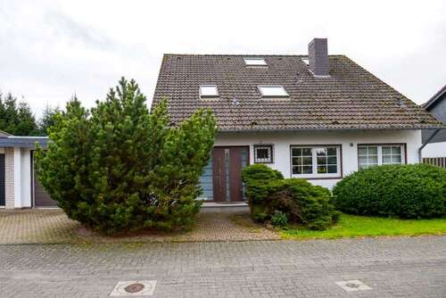 Foto - Haus zum Kaufen in Burscheid 598.000,00 € 198 m²