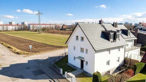 Foto - Haus zum Kaufen in München Feldmoching 1.350.000,00 € 190 m²