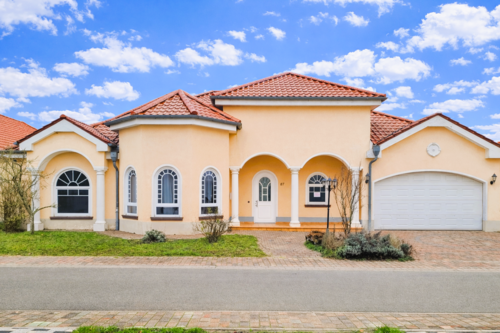 Foto - Haus zum Kaufen in Mackenbach 799.000,00 € 292 m²