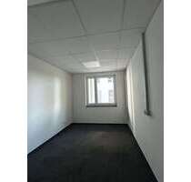 Büro in Landshut 260,00 € 13.07 m²