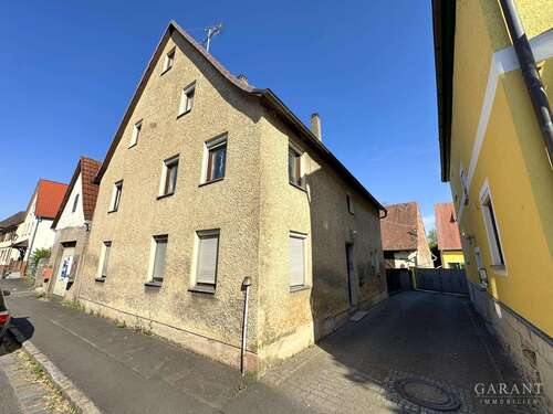 Foto - Haus zum Kaufen in Uehlfeld 190.000,00 € 187 m²