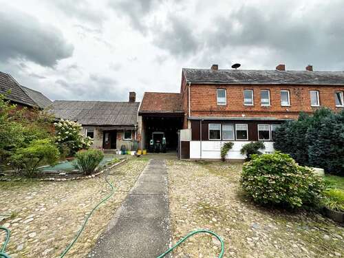 Foto - Haus zum Kaufen in Gardelegen 75.000,00 € 111 m²