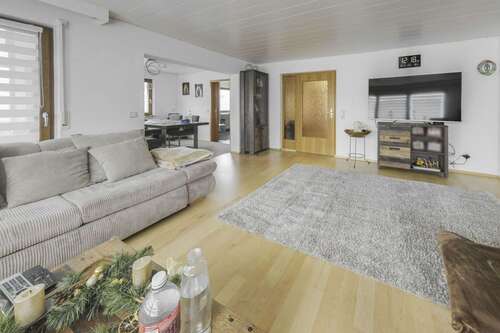 Foto - Haus zum Kaufen in Grafenberg 759.000,00 € 168.04 m²