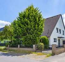 Haus zum Kaufen in Langenfeld 820.000,00 € 242.6 m²